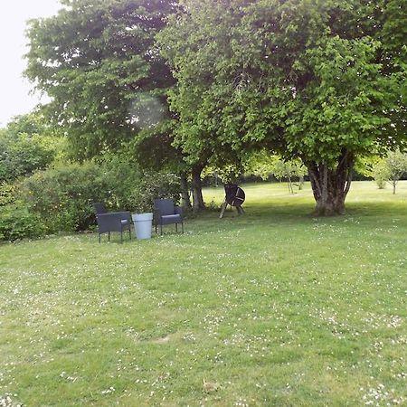 Appartamento Vue Du Jardin Les Adjots Esterno foto